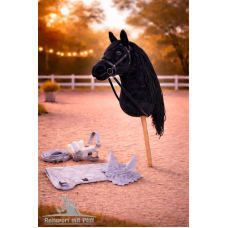 Hobby Horse Steckenpferd +Trense Zügel + Halfter Set + Fliegenhaube + Decke und Pferdepass